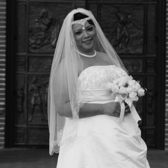 David's Bridal Wedding Dress - Picture 4 of 5